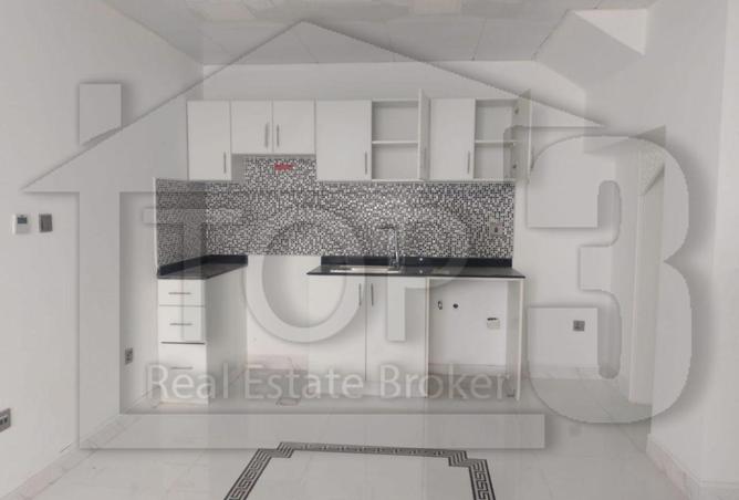 independent one bedroom villa/parking/shared pool