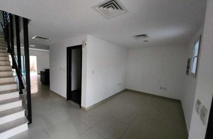 Villa - 2 - 3 for sale in Arabian Style - Al Reef Villas - Al Reef - Abu Dhabi