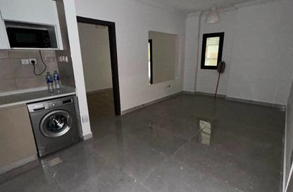Apartment - Studio - 1 Bathroom for rent in Gulfa Towers - Al Rashidiya 1 - Al Rashidiya - Ajman