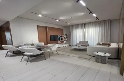 شقة - 2 غرف نوم - 2 حمامات للايجار في مرتفعات بن غاطي - الضاحية 10 - قرية جميرا الدائرية - دبي