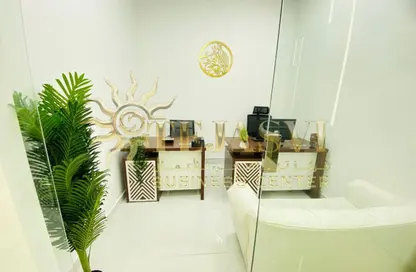 Office Space - 1 Bedroom - 1 Bathroom for rent in Red Avenue - Al Garhoud - Dubai Office Space - 1 Bedroom - 1 Bathroom for rent in Red Avenue - Al Garhoud - Dubai