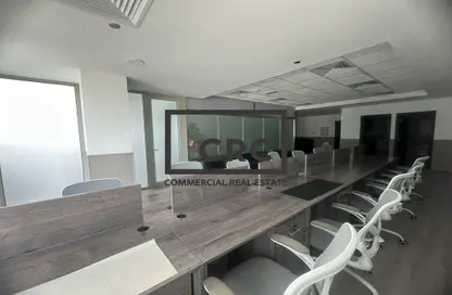 مكتب - غرفة نوم - 1 حمام للايجار في القمة - الخليج التجاري - دبي