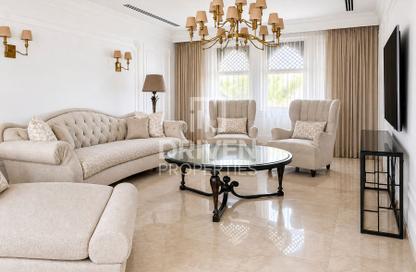 Villa - 3 - 4 for sale in District 8 - Jumeirah Park - Dubai