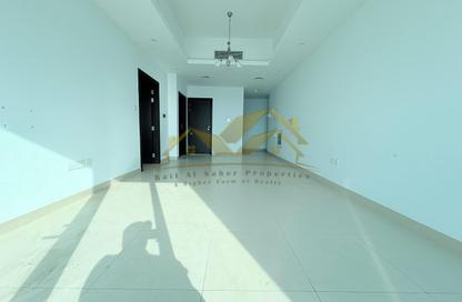 Apartment - 1 Bedroom - 2 Bathrooms for rent in Jumeirah Garden City - Al Satwa - Dubai