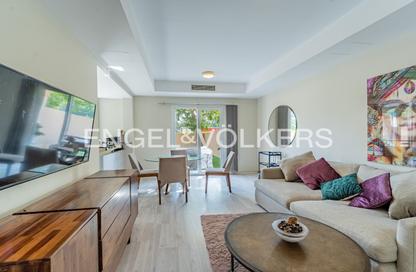 Villa - 2 Bedrooms - 3 Bathrooms for rent in Springs 1 - The Springs - Dubai