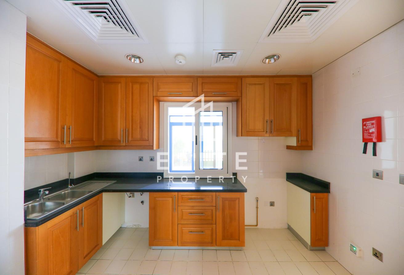 5BR Beachfront Villa | Ocean & Burj Al Arab Views photo 4