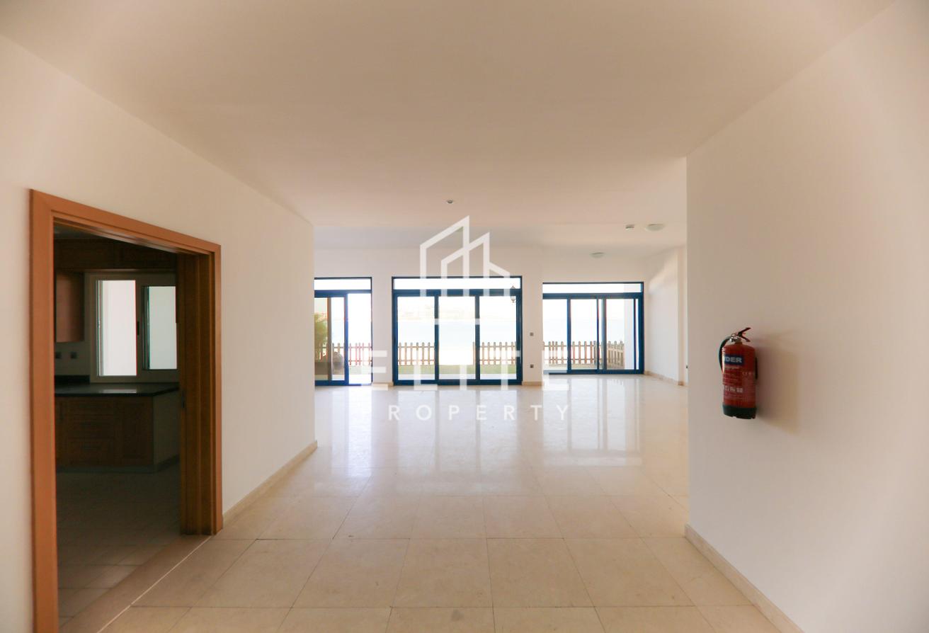 5BR Beachfront Villa | Ocean & Burj Al Arab Views photo 5