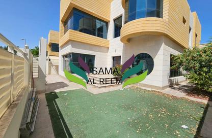 Villa - 5 - 6 for rent in Jumeirah 1 Villas - Jumeirah 1 - Jumeirah - Dubai Villa - 5 - 6 for rent in Jumeirah 1 Villas - Jumeirah 1 - Jumeirah - Dubai