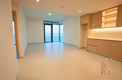 Apartment - 1 - 1 for sale in Golf Heights - The Views - Dubai