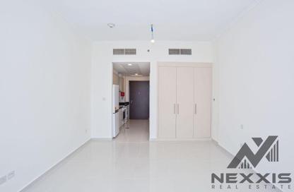 Apartment - Studio - 1 for rent in Carson B - Carson - Damac Hills - Dubai