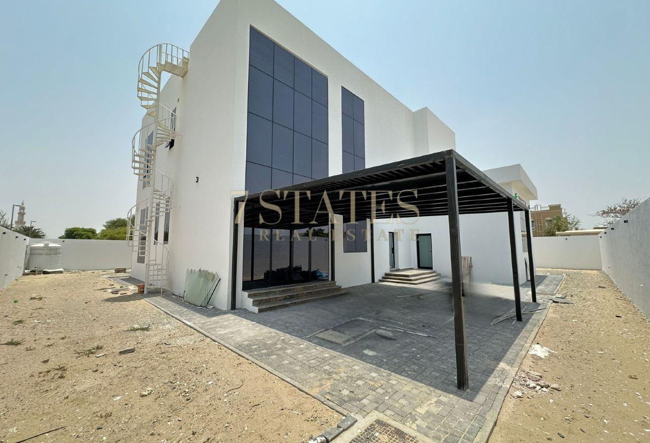 BRAND NEW MODERN VILLA | SPACIOUS LAYOUT photo 2