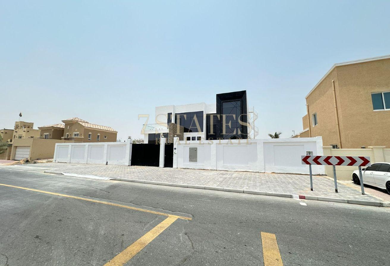 BRAND NEW MODERN VILLA | SPACIOUS LAYOUT photo 15