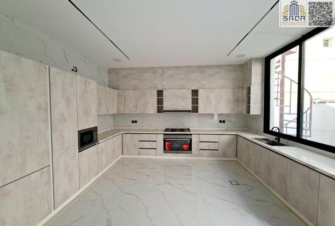 111425763 - Property Image 2