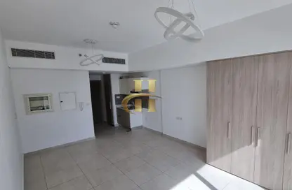 شقة - 1 حمام للايجار في لا بيرلا بلانكا - منطقة 15 - قرية جميرا الدائرية - دبي