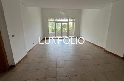 Apartment - 1 Bedroom - 2 Bathrooms for rent in Al Khushkar - Shoreline Apartments - Palm Jumeirah - Dubai
