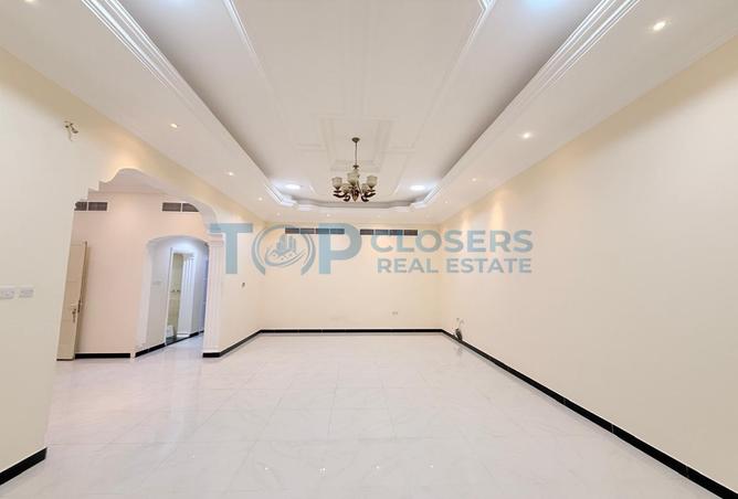 142387755 - Property Image 2