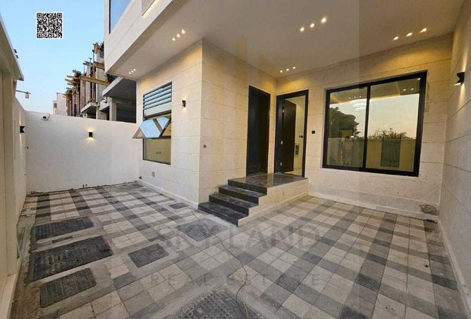 135602564 - Property Image 2