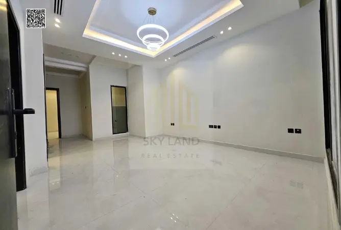 135602564 - Property Image 3