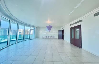 Duplex - 3 Bedrooms - 4 Bathrooms for rent in Corniche Road - Abu Dhabi