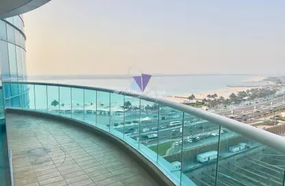 دوبلكس - 3 غرف نوم - 4 حمامات للايجار في شارع الكورنيش - أبوظبي