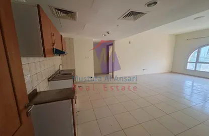 شقة - غرفة نوم - 2 حمامات للايجار في روز2 - حدائق الإمارات 1 - قرية جميرا الدائرية - دبي