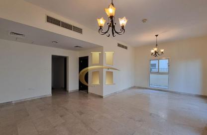 Villa - 3 - 5 for rent in La Residencia Del Sol - District 10 - Jumeirah Village Circle - Dubai