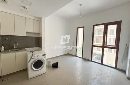 Apartment - 1 Bathroom for rent in Zahra Breeze Apartments 3A - Zahra Breeze Apartments 3 - Zahra Breeze Apartments - Town Square - Dubai