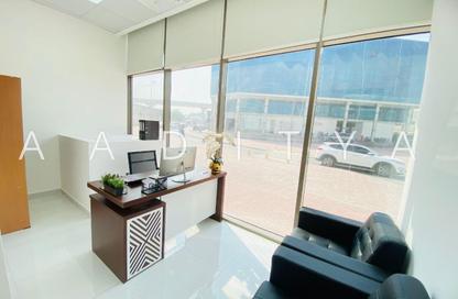 Office Space - Studio - 1 Bathroom for rent in Red Avenue - Al Garhoud - Dubai
