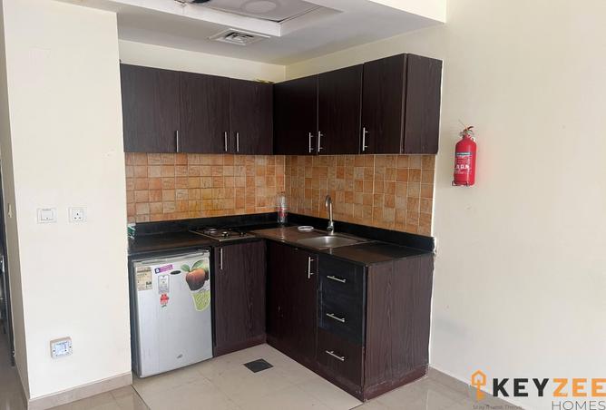 Prime Location| Affordable Rent photo 3