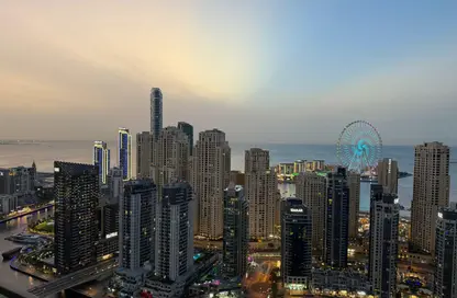 Apartment - 3 Bedrooms - 5 Bathrooms for sale in Vida Residences Dubai Marina - Dubai Marina - Dubai