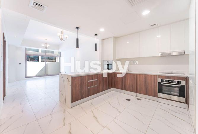 74233820 - Property Image 3