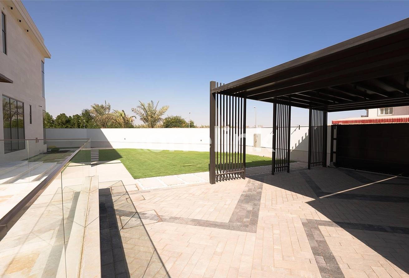 Luxury Stone-Finished Villa | Upgraded | OTIS Lift photo 16