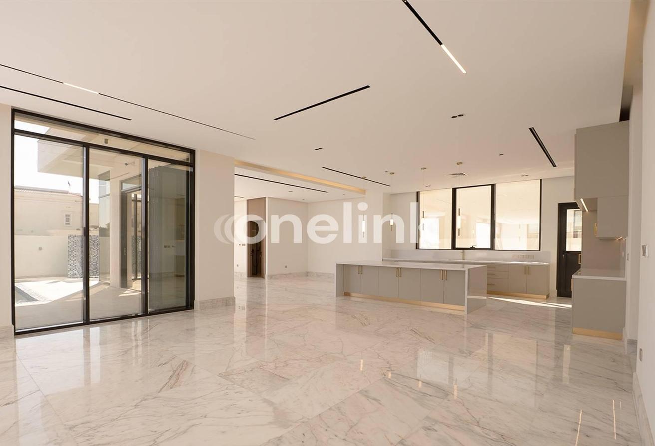 Luxury Stone-Finished Villa | Upgraded | OTIS Lift photo 6