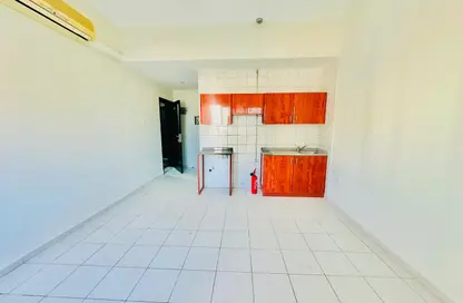 Apartment - Studio - 1 Bathroom for rent in Fire Station Road - Muwaileh - Sharjah