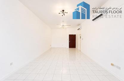 Apartment - 3 Bedrooms - 2 Bathrooms for rent in Dar Al Muraqqabat - Al Muraqqabat - Deira - Dubai Apartment - 3 Bedrooms - 2 Bathrooms for rent in Dar Al Muraqqabat - Al Muraqqabat - Deira - Dubai
