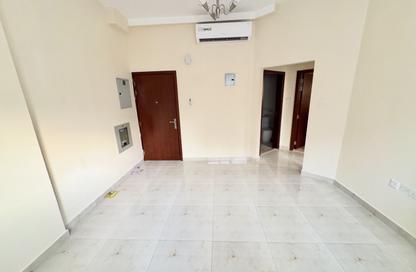 Apartment - 1 - 1 for rent in Muwailih Building - Muwaileh - Sharjah