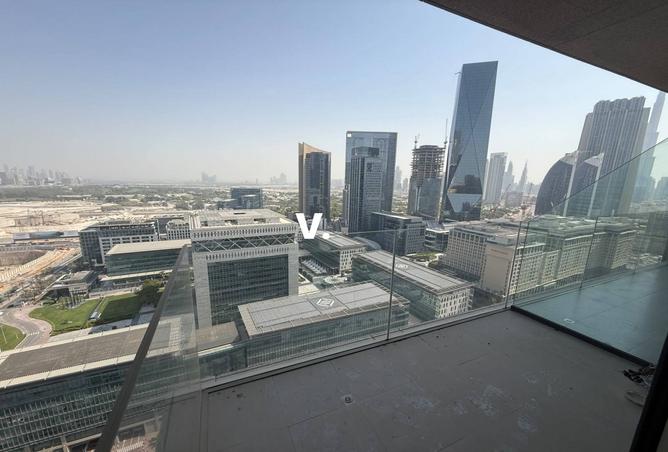 Amazing View | Close to Metro | Vacant Now