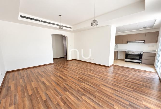 CLOSE TO POOL | LANDSCAPED | MAIDS ROOM | VACANT photo 3