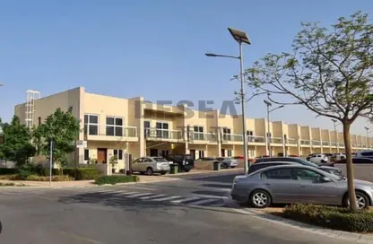 تاون هاوس - 3 غرف نوم - 4 حمامات للبيع في قرية ورسان - المدينة العالمية - دبي