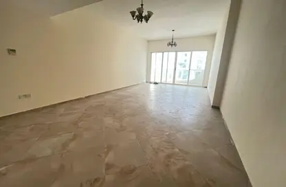 Apartment - 3 Bedrooms - 3 Bathrooms for rent in New Al Taawun Road - Al Taawun - Sharjah