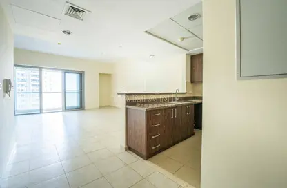 شقة - 1 حمام للبيع في J برج - الأبراج الإدارية - الخليج التجاري - دبي