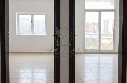 Apartment - 2 - 2 for rent in Bu Tina - Al Sharq - Sharjah