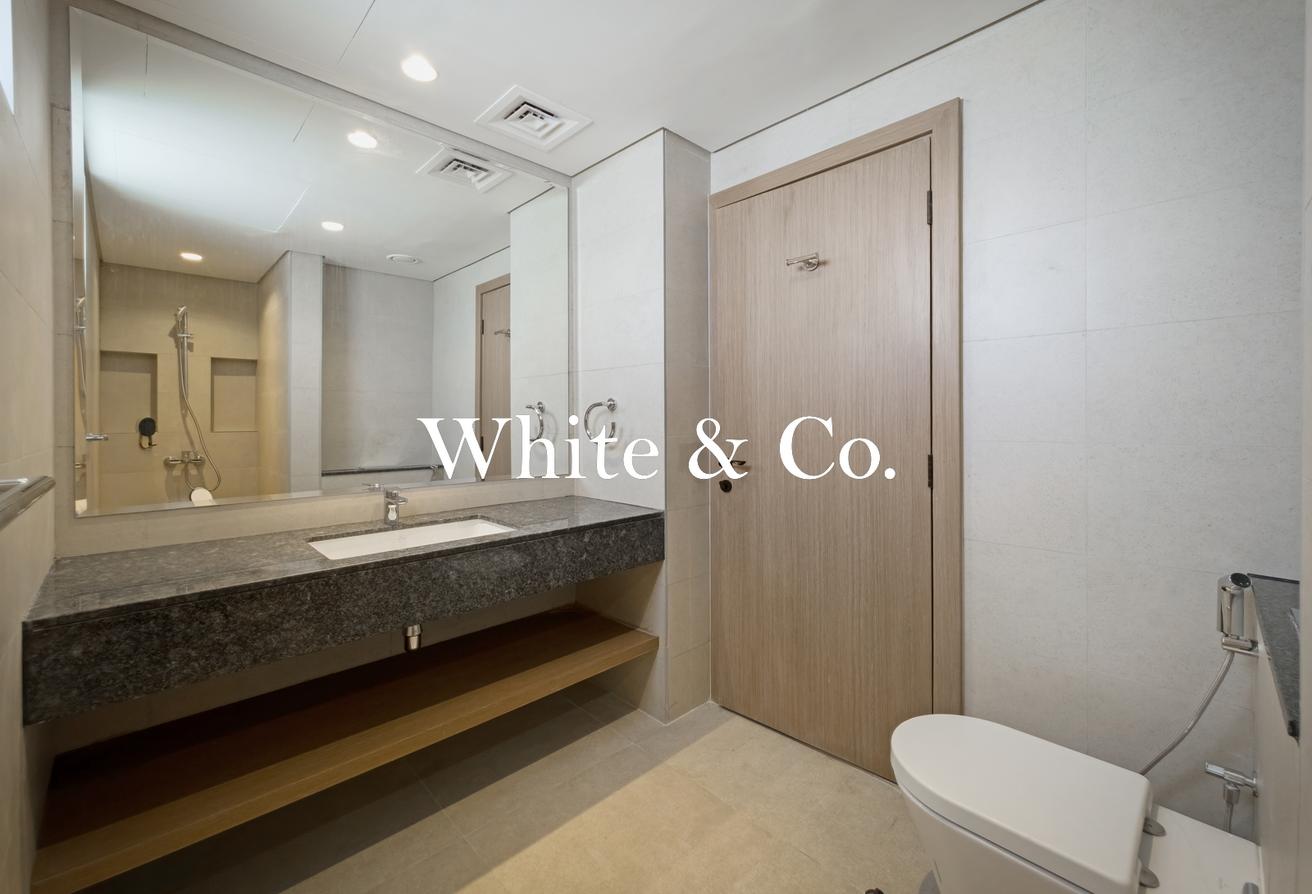 Single Row | CloseToAmenities | Corner End photo 6