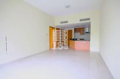 شقة - غرفة نوم - 2 حمامات للبيع في المبنى 206 - طراز مغولي - ديسكفري جاردنز - دبي