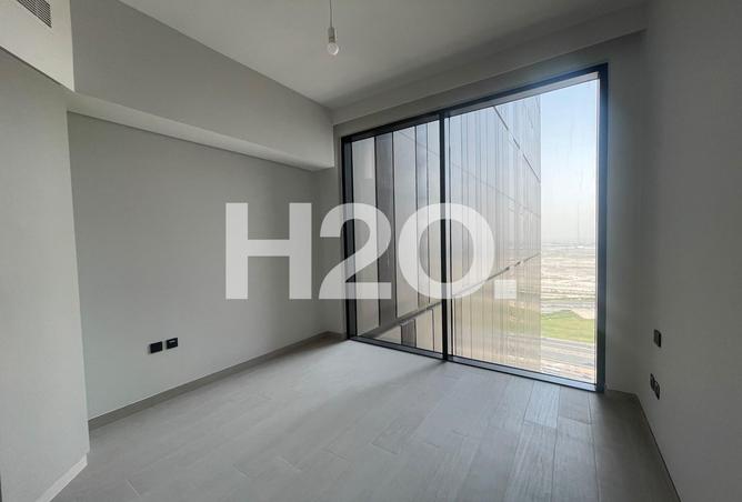 Brand New | Luxurious | Semi Furnished photo 3