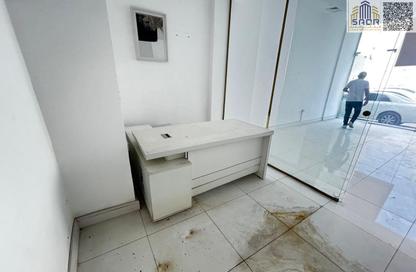 Shop - Studio - 1 for rent in Al Qulaya'ah - Al Sharq - Sharjah