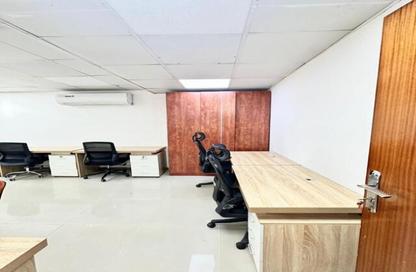 Business Centre - Studio - 1 Bathroom for rent in Al Kazim Building - Karama Park Area - Al Karama - Dubai