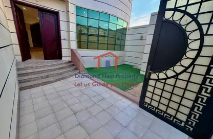 Villa - 4 Bedrooms - 6 Bathrooms for rent in C13 - Al Nahyan - Abu Dhabi