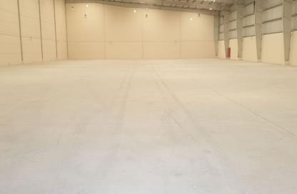 Warehouse - Studio - 2 for rent in Umm Al Thuoob - Umm Al Quwain