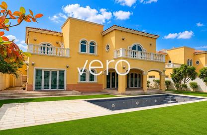 Villa - 5 Bedrooms - 6 Bathrooms for rent in District 4 - Jumeirah Park - Dubai